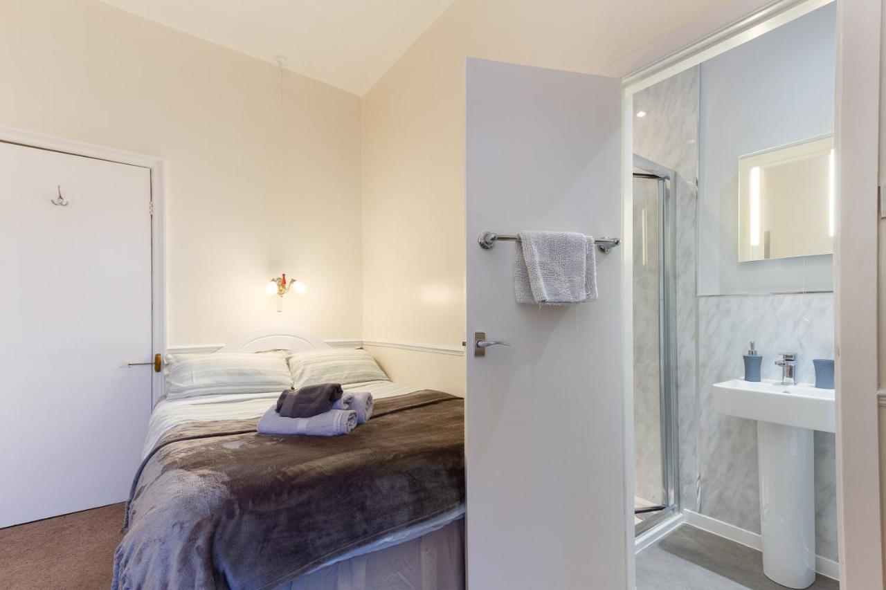 Bed & Breakfast The Hollingworth 4*